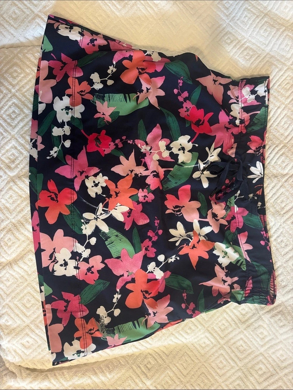 Speedo Floral Swim Shorts in Black & Pink Size Large Like New